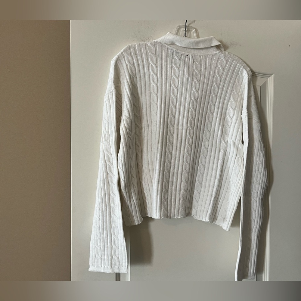 RDI Nordstrom White, Soft Knit Collared Sweater with Button Detail Size Medium - Picture 12 of 14